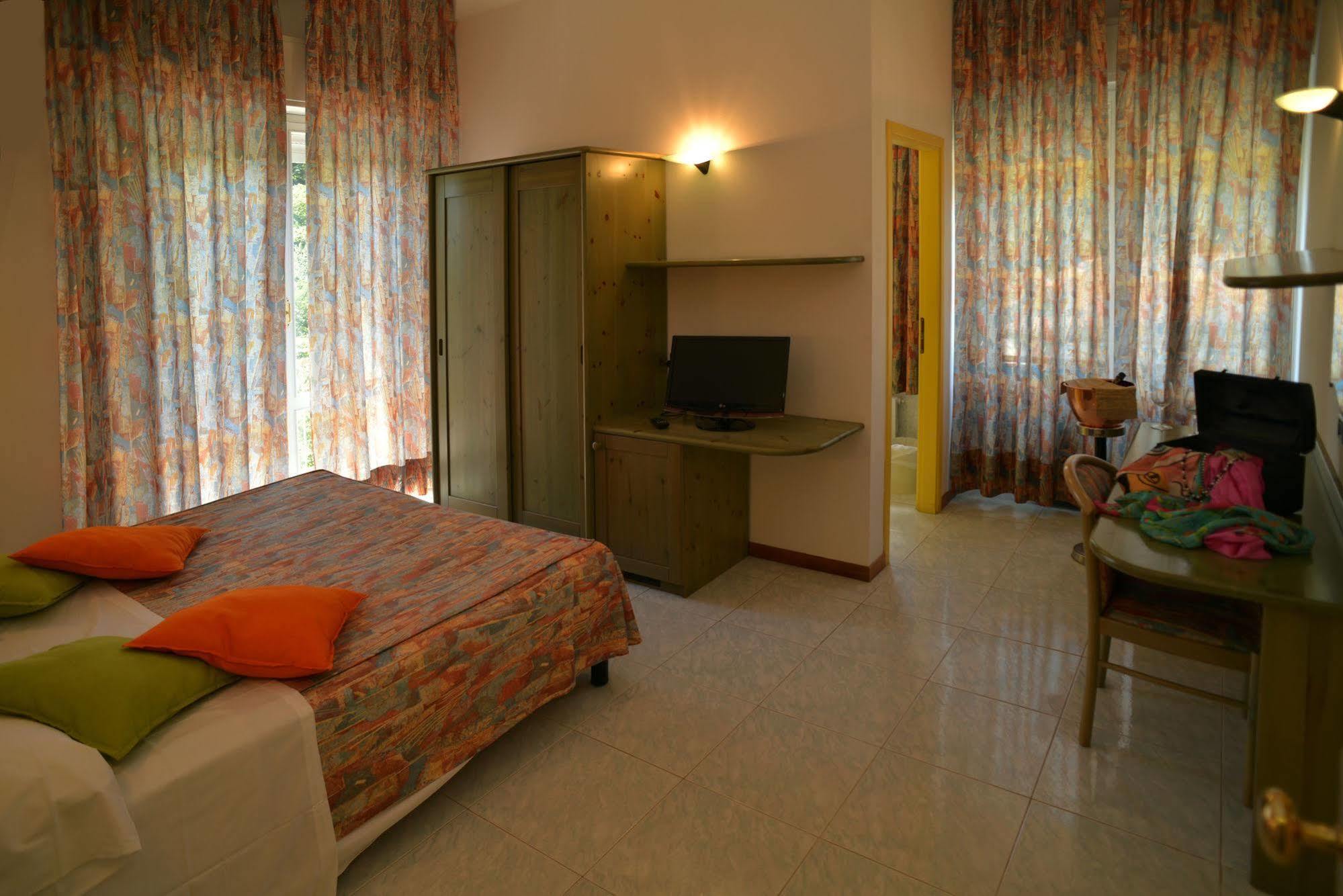 Hotel Salus Sant'Andrea Bagni Kültér fotó