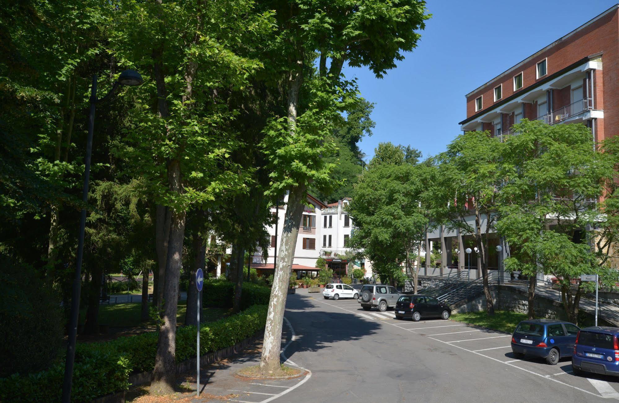 Hotel Salus Sant'Andrea Bagni Kültér fotó